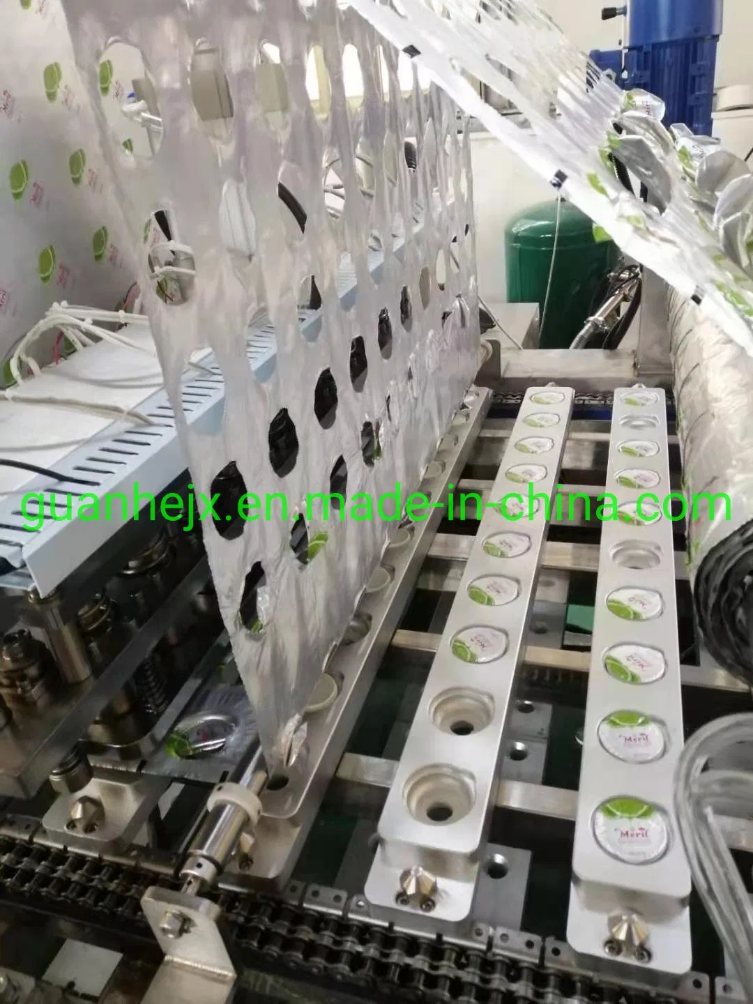 Automatic 15ml Vaselinum Petroleum Jelly Filling Colling Sealing Labeling Capping Machine Line