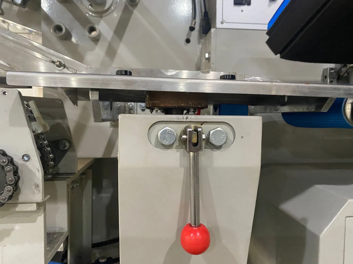 Automatic Jelly Sealing and Cutting Heat Shrink Tunnel Packaging Machine Thermal Shrink Packaging Machine Convenient for Man-Machine Communication and Operation