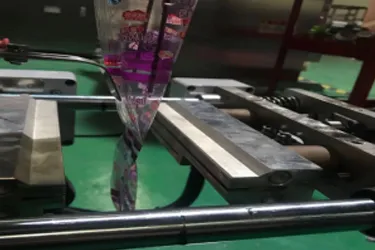 New Fruit Carbonated Drink Mineral Water Liquid Chocolate Sauce Sealing Vertical Pillow Bag Type Jelly Filling Machine